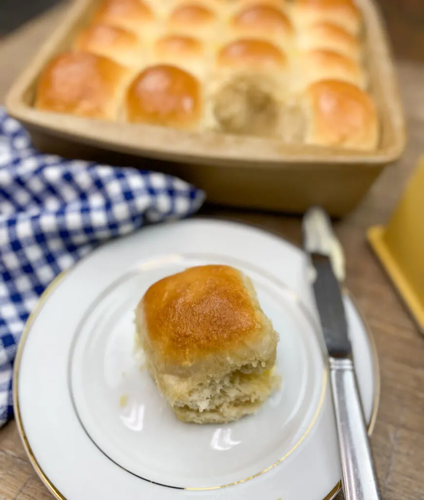 https://www.backtomysouthernroots.com/wp-content/uploads/2020/09/Homemade-rolls-1-870x1024.jpg.webp