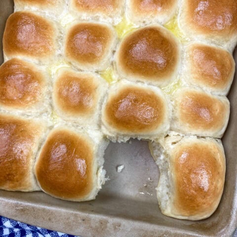 Soft And Easy Homemade Dinner Rolls - Back To My Southern Roots