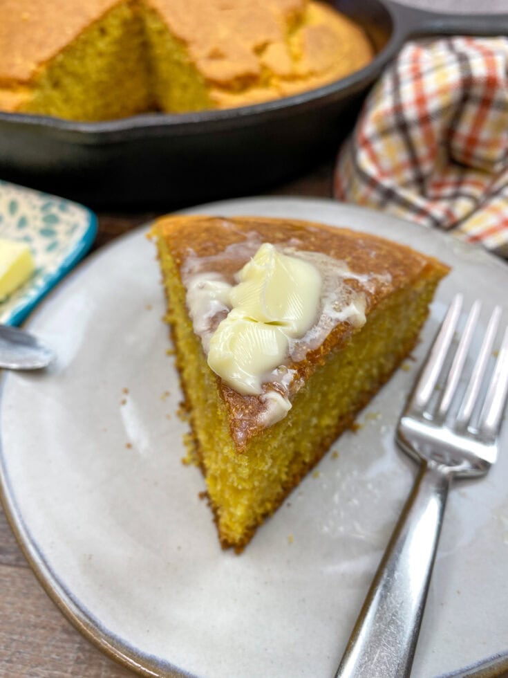 Easy Southern Cornbread Without Buttermilk (Skillet Recipe) Back To