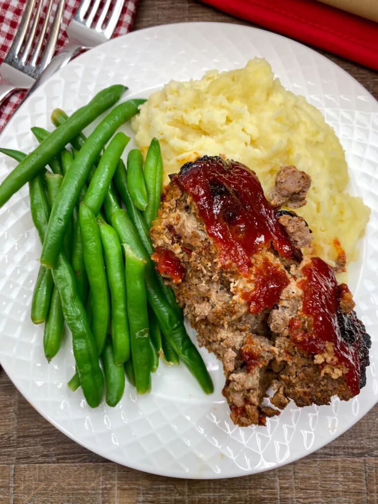 Easy Turkey Meatloaf Recipe  low carb meatloaf - Primavera Kitchen