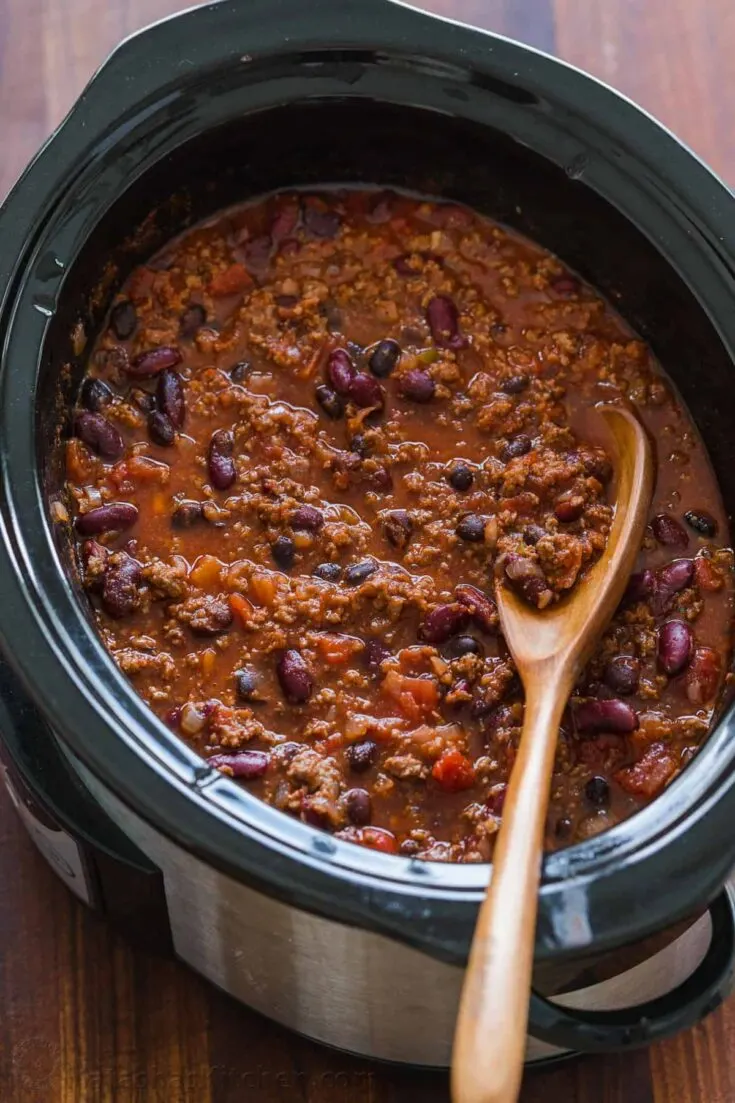 https://www.backtomysouthernroots.com/wp-content/uploads/2023/04/Slow-Cooker-Beef-Chili-Recipe-3-735x1103.jpg.webp