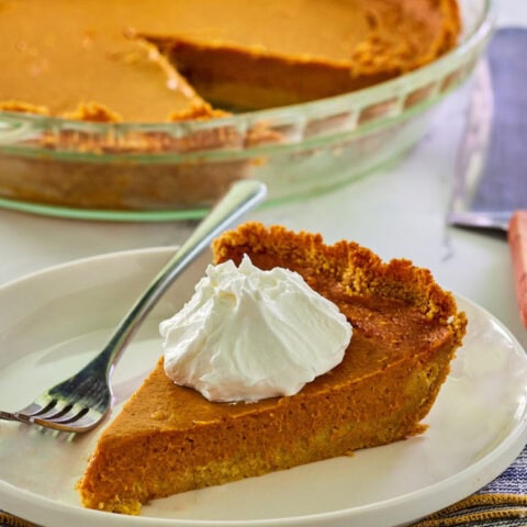 Pumpkin Pie With A Graham Cracker Crust - Back To My Southern Roots