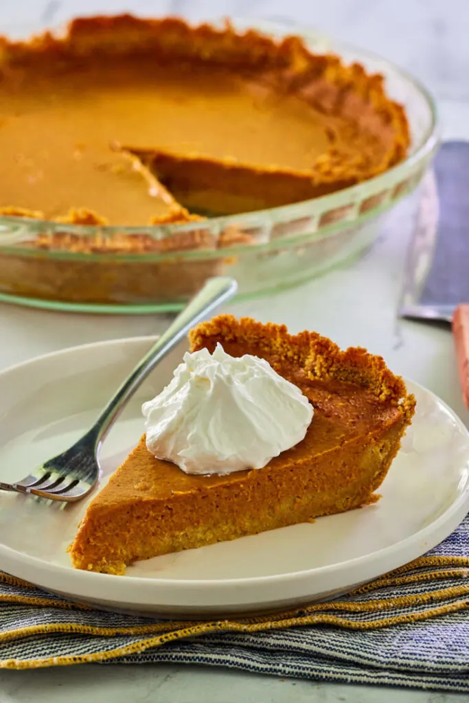 Pumpkin Pie With A Graham Cracker Crust - Back To My Southern Roots