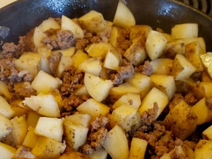 Ground Beef and Potatoes {Easy Ground Beef Dinner} –