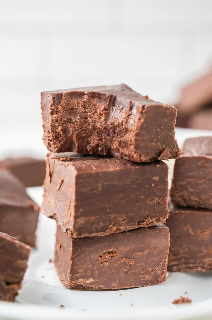 https://www.backtomysouthernroots.com/wp-content/uploads/2023/10/Chocolate-Fudge-26-681x1024.jpg.webp